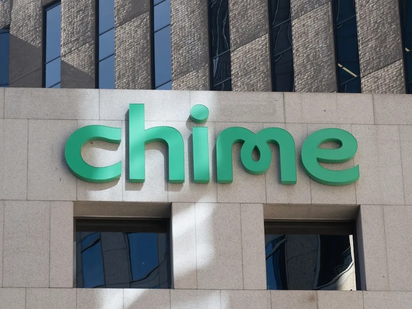 https://stocktwits.com/news articles/markets/equity/chime stock surges 59 percent in nasdaq debut valuation climbs to 18 b/chlg4ZlRRGJ