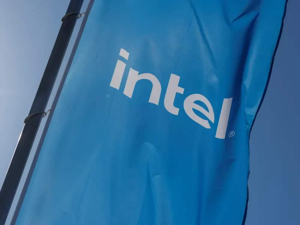 Intel’s New CEO Wins Retail Support – Wall Street Cautiously Optimistic As Stock Sees Pre-Market Gains