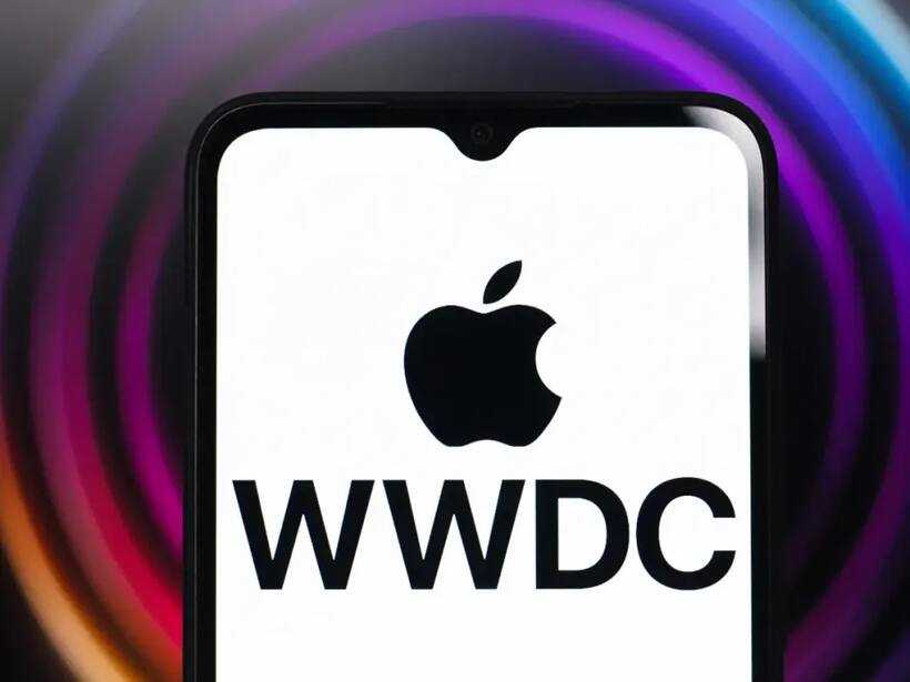 https://stocktwits.com/news articles/markets/equity/apple stock inches higher ahead of wwdc analysts retail cautious/chlEIAdRbU6