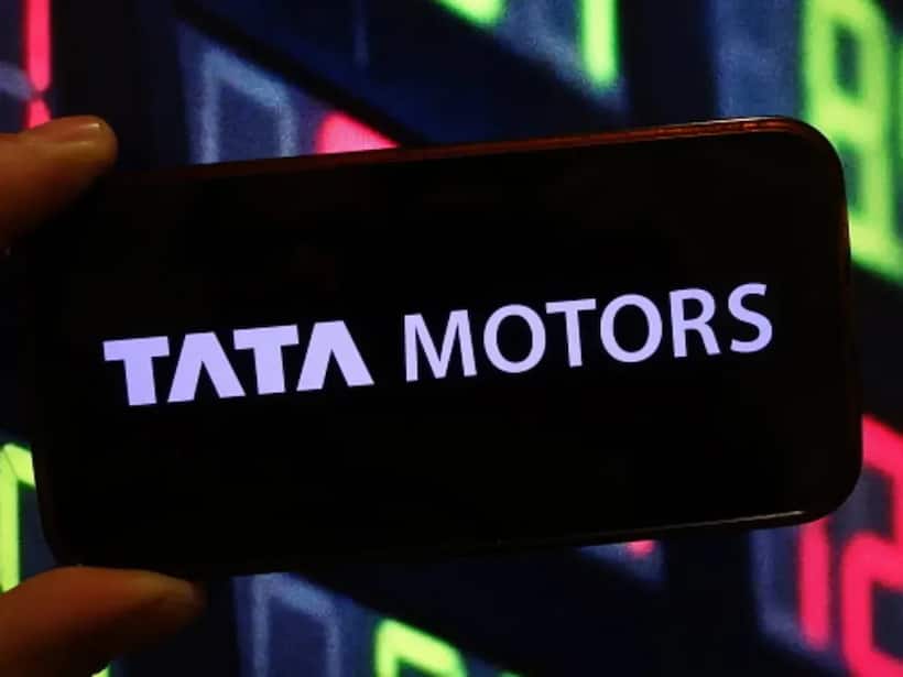 https://stocktwits.com/news articles/markets/equity/tata motors stock may see trend reversal despite 8 percent monthly fall says analyst/chlH4RXRR2p