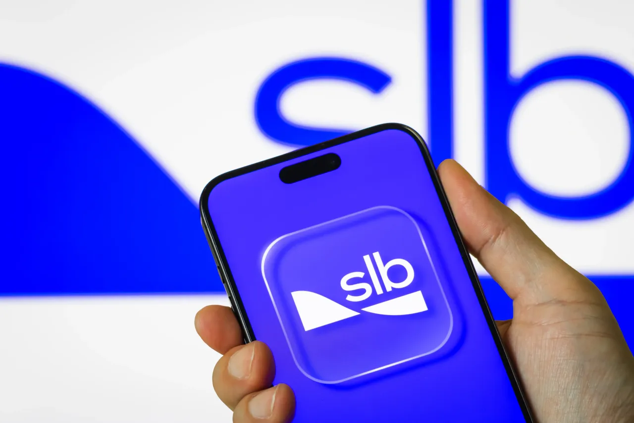 SLB CEO Highlights Customer Caution In Offshore Deepwater Market: But Retail Bulls Hold Steady
