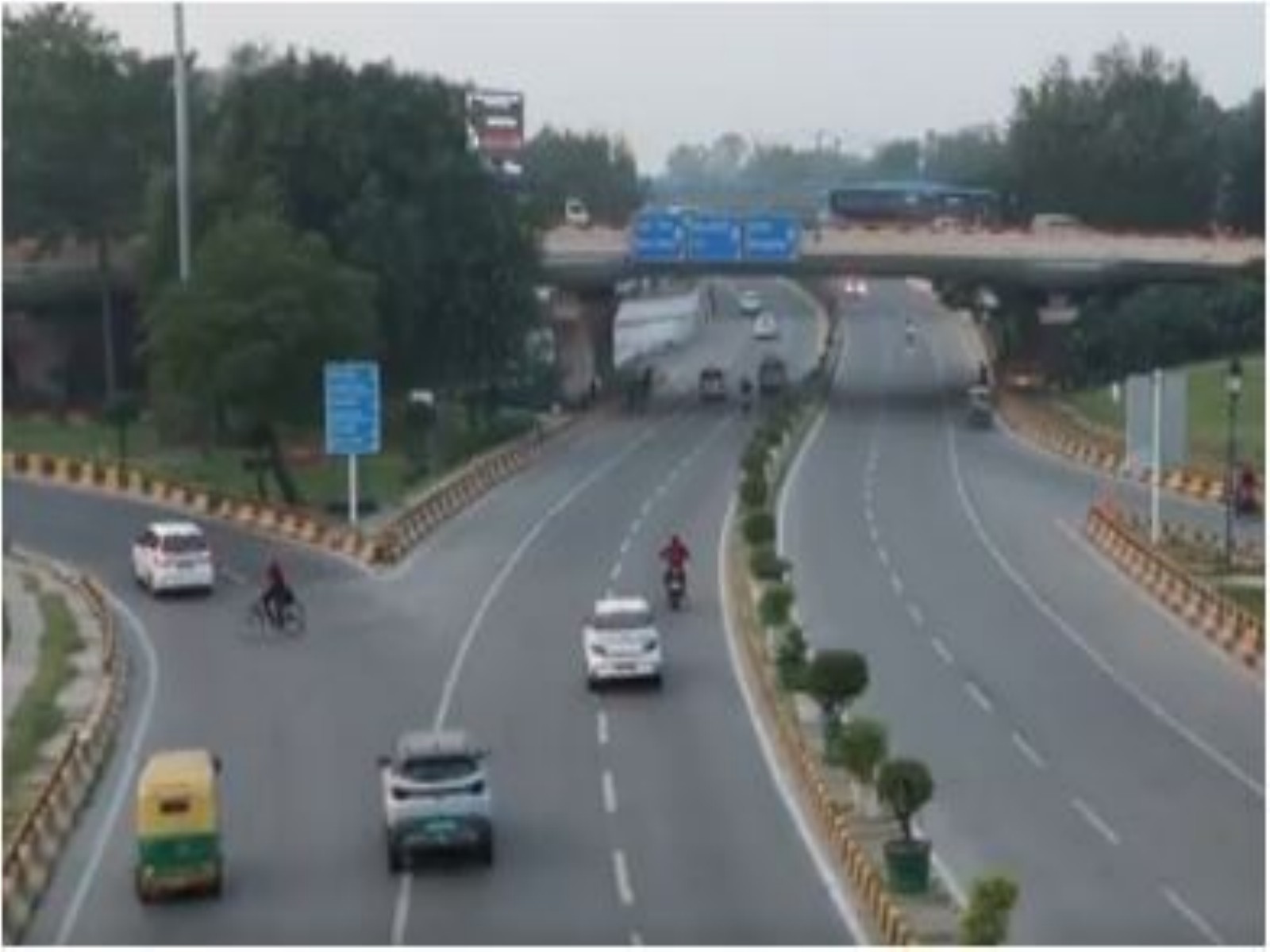 Delhi Air Quality Sees Marginal Improvement as AQI Dips to Moderate
