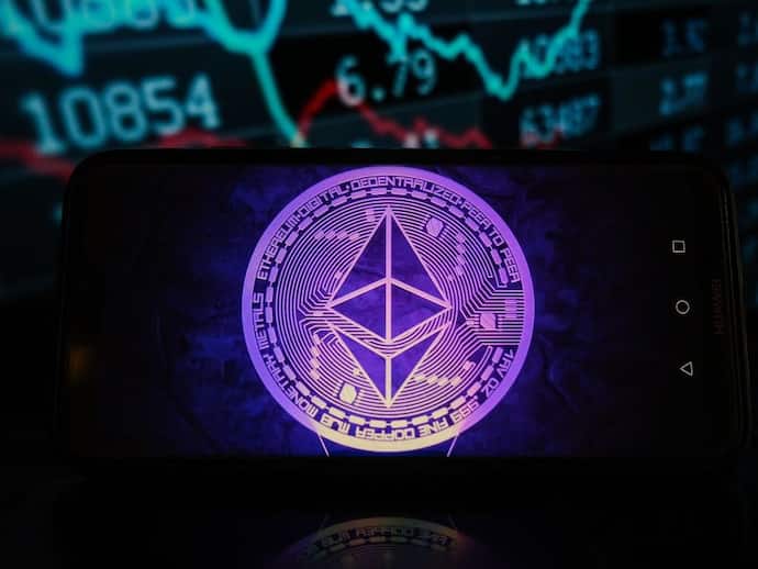 Coinbase Becomes The Largest Ethereum Node Operator – Retail Remains Bearish As ETH Struggles to Hold $2K  