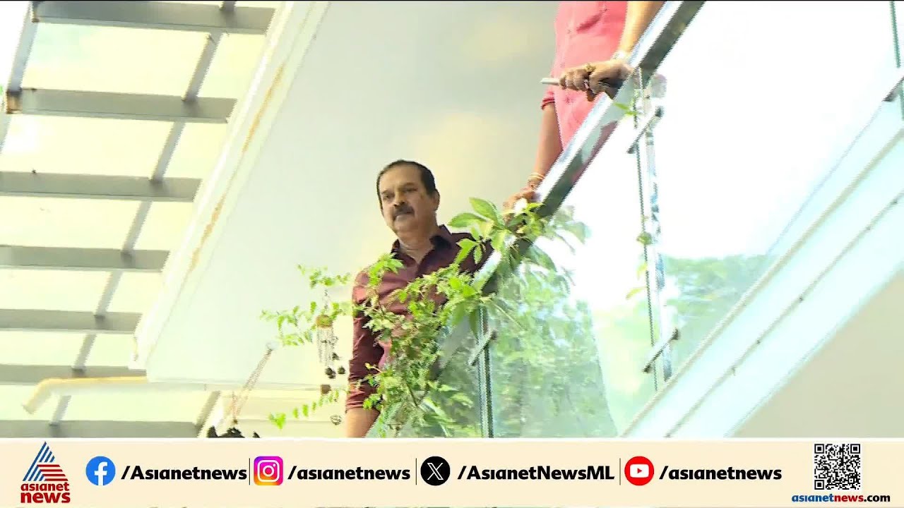 കിറ്റുകൾ ഉണ്ടെന്ന് ആരോപിക്കുന്ന വീടിനുള്ളിൽ ബിജെപി നേതാവും സിനിമാ നടനുമായ ദേവനും പ്രവർത്തകരും | BJP