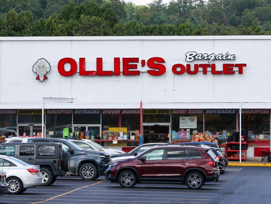 Ollie's Bargain Outlet Stock Slips After Jefferies Downgrade: Retail’s Cautious