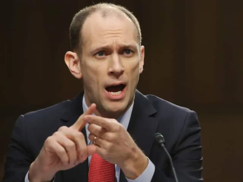 https://stocktwits.com/news articles/markets/equity/goolsbee fed rate cut in 2025 if trump tariffs avoided/ch0AwYxRbMb