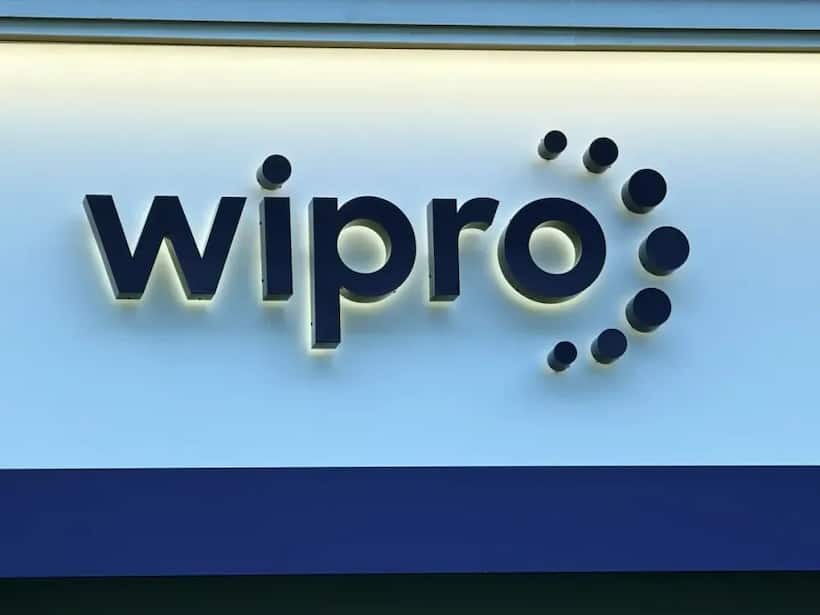 https://stocktwits.com/news-articles/markets/equity/wipro-share-price-crashes-six-percent-after-q4-earnings/chQELlKRbf5