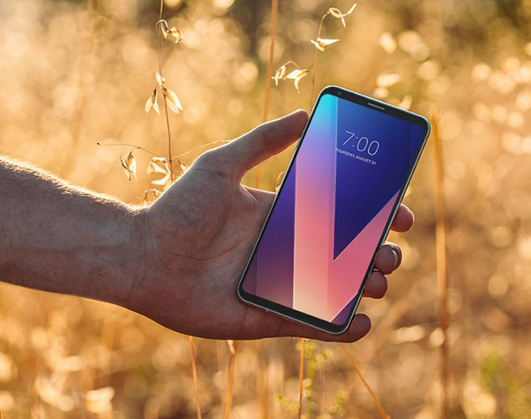 LG V30 launched flagship worthy specs 6 inch display dual cameras