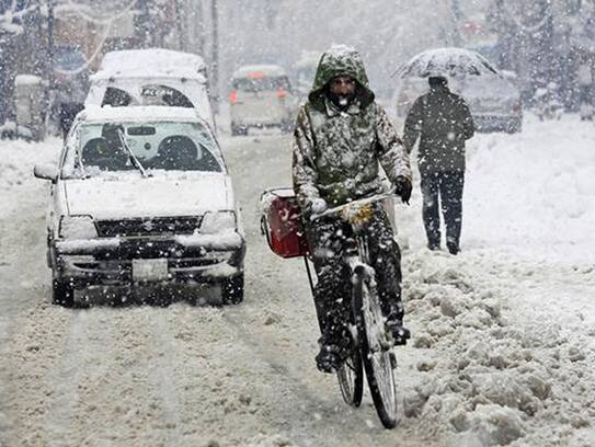 In himachal pradesh unexpectedly snowfall start