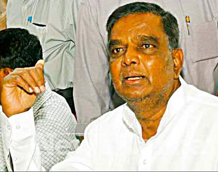 Karnataka high court  stays trial against former Minister Srinivasa Prasad gow