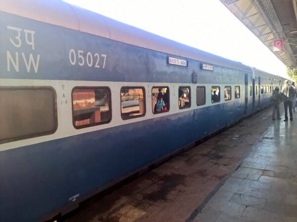 Yeshwantpur-Bikaner  train searched at Bagalkot station after bomb Threat