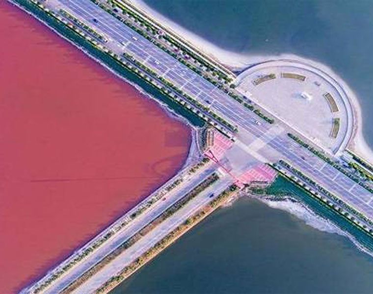 China Dead Sea turns an incredible pink and green