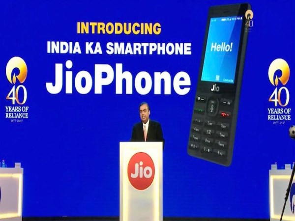 jio offers free smartphones