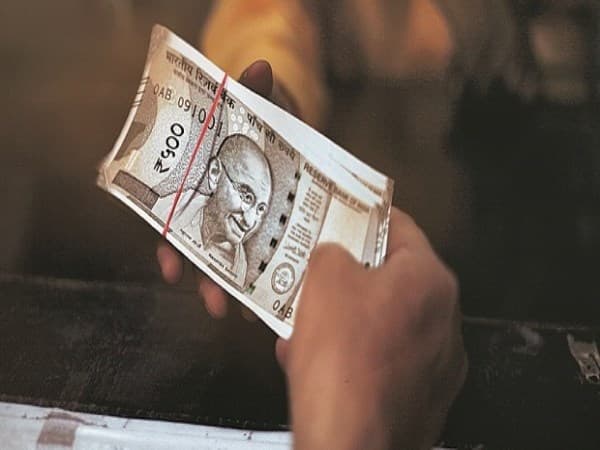 rupee marks highest lose