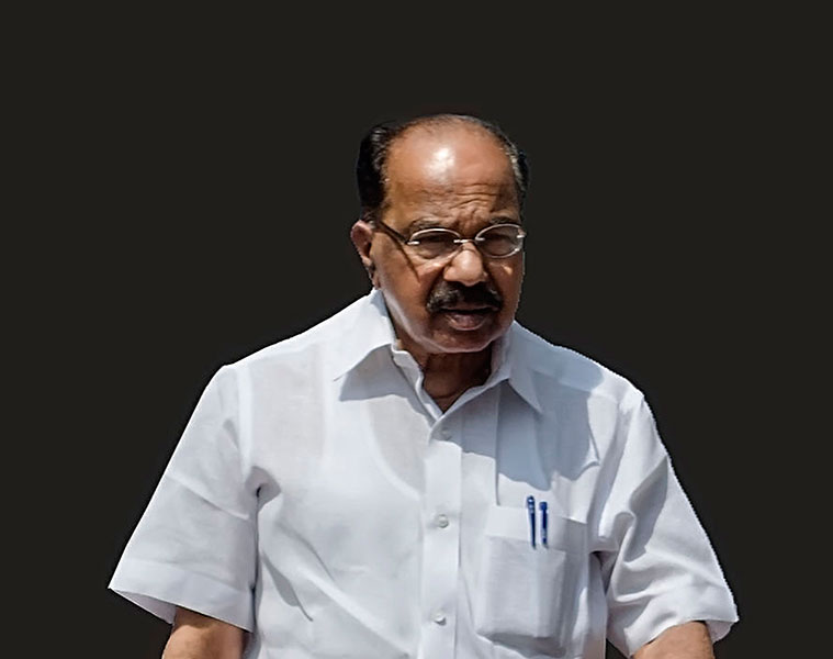 Congress Leader Veerappa Moily Slams JDS Leaders snr