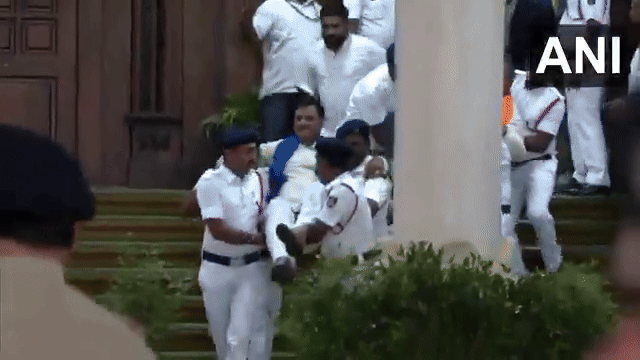 Uproar in Karnataka Assembly 18 BJP MLAs suspended Here are all the details you need to know rav Uproar in Karnataka Assembly 18 BJP MLAs suspended Here are all the details you need to know rav