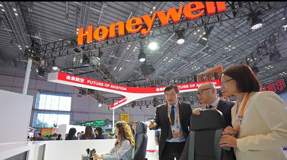 Honeywell, NXP Semiconductors Expand Partnership To Drive Next-Gen Aviation Tech: Retail Maintains Optimism