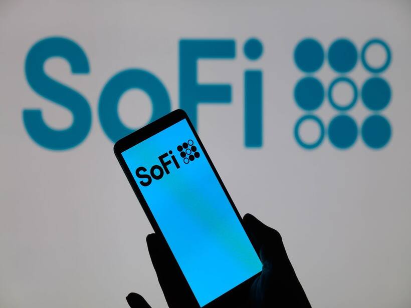 SoFi Technologies Stock Falls Pre-Market After Keefe Bruyette Downgrade: Retail Chatter Shows Optimism