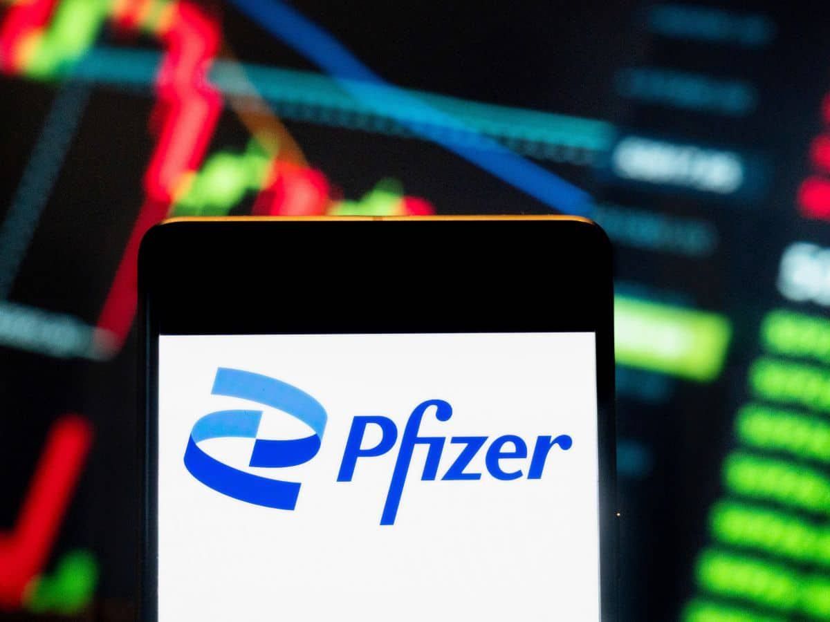 Pfizer Stock Jumps After 2025 Revenue Outlook Offsets $1B Hit From Inflation Reduction Act Changes: Retail’s More Bullish