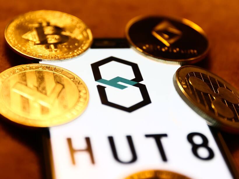 Bitcoin Miner Hut 8 Stock Falls As $1M Bitcoin Purchase Pushes Treasury Past $1B: Retail Has Concerns