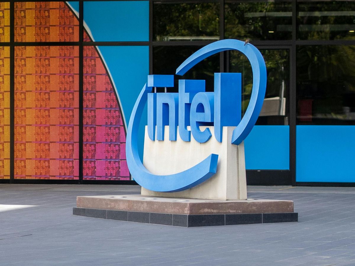 Intel Stock In Focus As Marvell Chief Shoots Down CEO Speculation: Retail Hopes Dampened