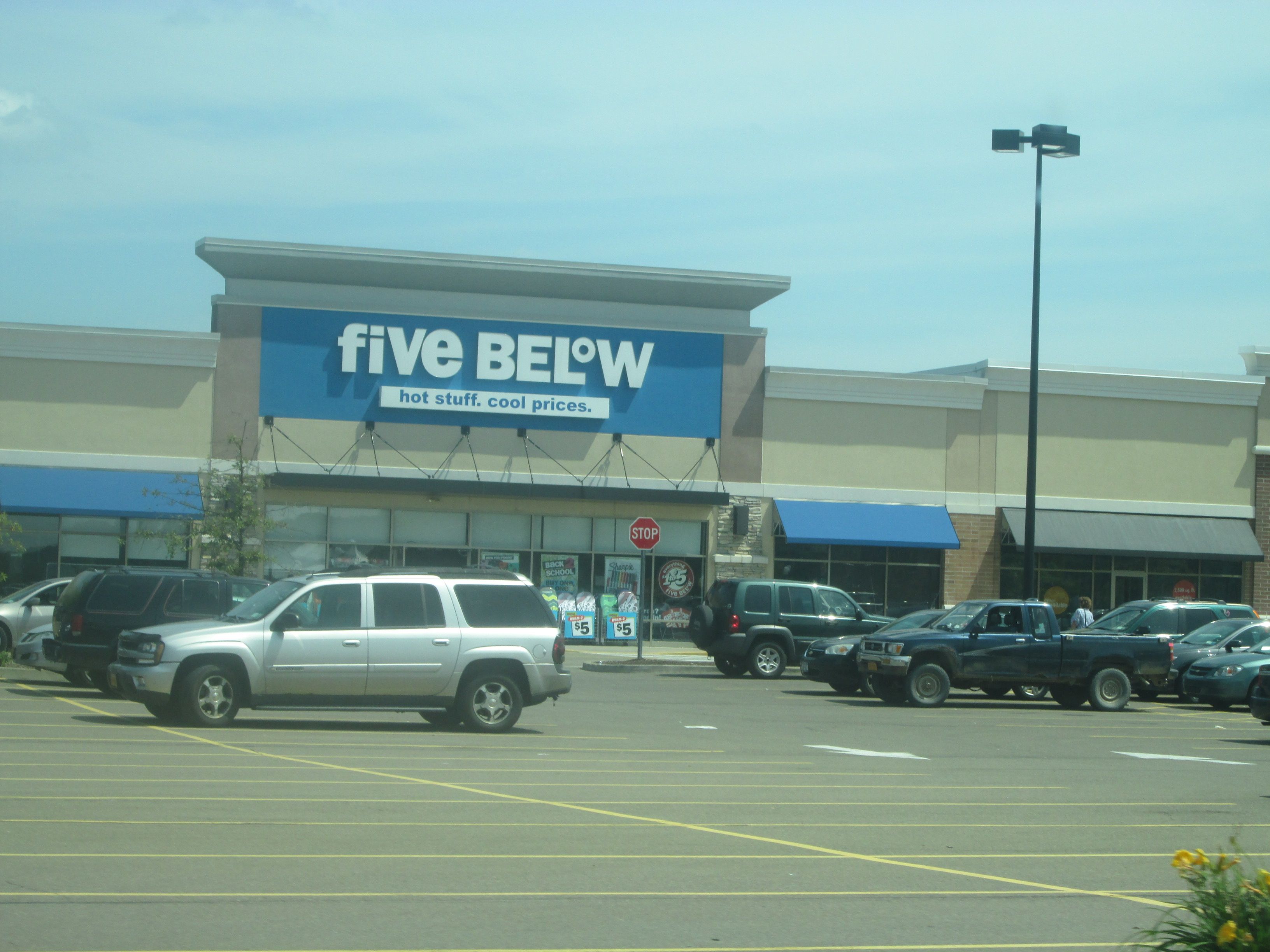 Five Below Stock Rises Ahead Of Q3 Earnings: Retail’s Cautious