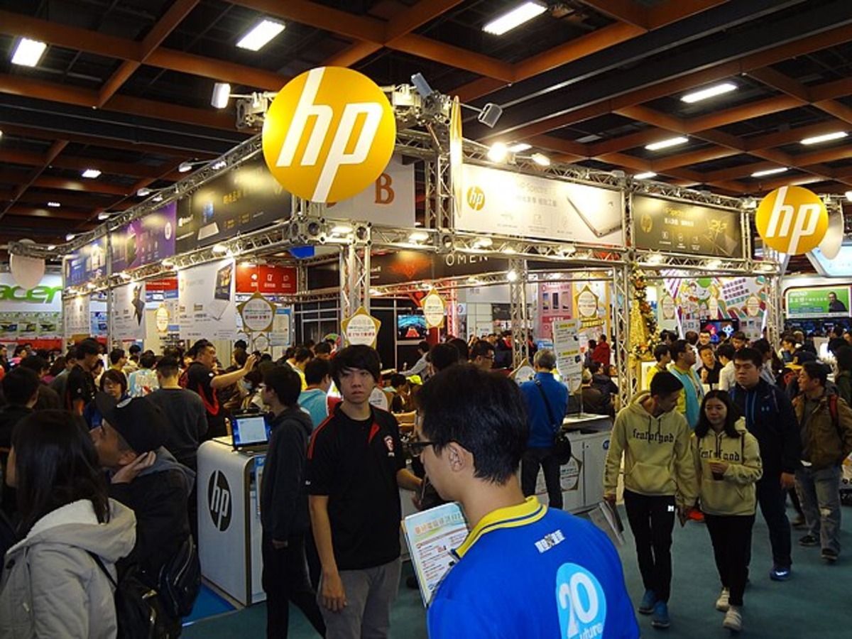 HP Q4 Results Deflate Retail Mood: Stock Sinks Over 8% As In-Line Quarterly Results, Sub-par Guidance Worry Traders