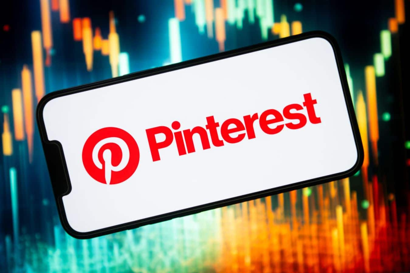 Pinterest Stock Dips After Price Target Cut, Trump’s Meeting With TikTok CEO: Retail Shrugs Off Weakness