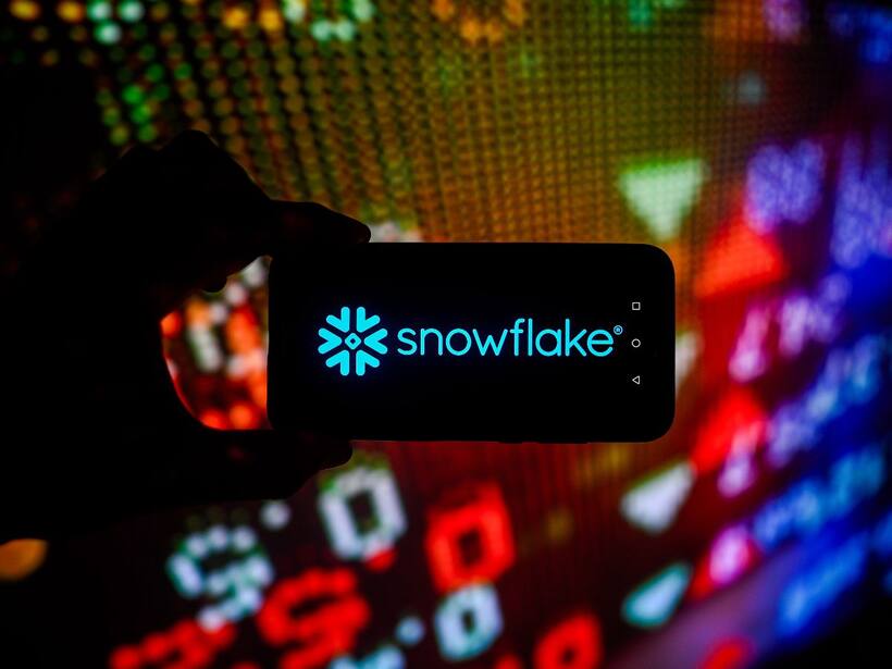 Snowflake Stock Climbs on Barclays Upgrade, But Retail Stays Skeptical