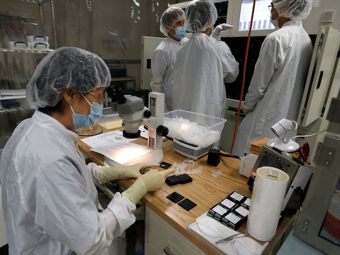 Applied Optoelectronics Stock Slides To 4-Week Low After Downgrade, Flagging Revenue Risk: Retail Bearish