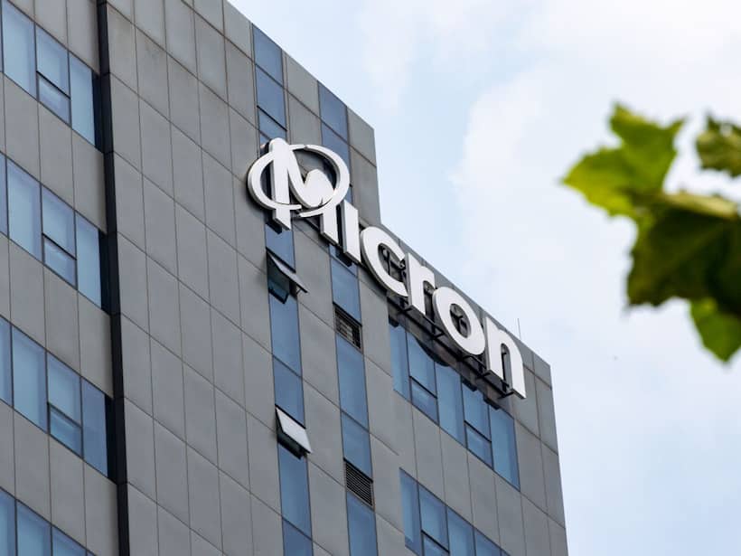 Micron Stock Extends Rally On Pure Storage Partnership Amid Trump’s $20B US Data Center Push: Retail Bullish On Hyperscaler Ambitions