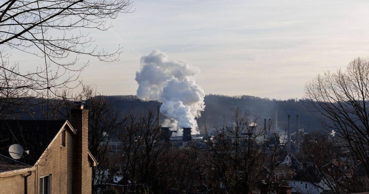 US Steel Stock Dips Amid Nippon Acquisition Delays and Political Opposition