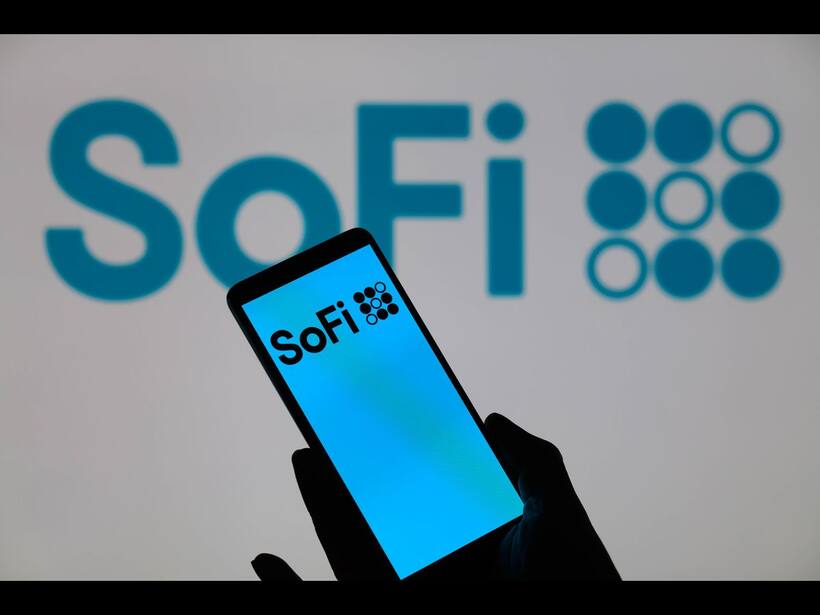 SoFi Stock Slides After BofA Downgrade Over Valuation Concerns: Retail Goes Contrarian
