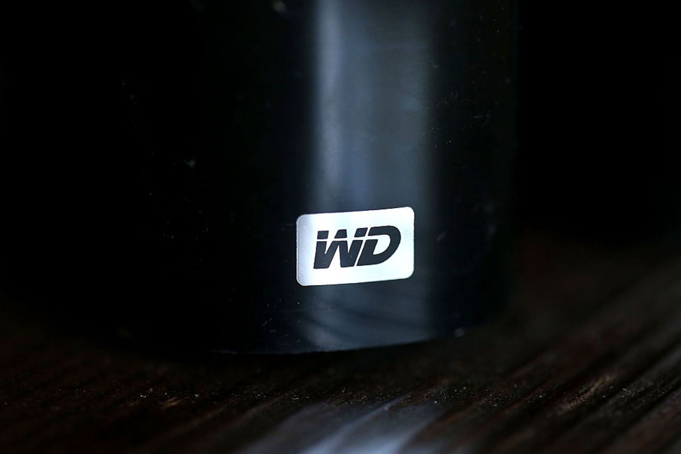 Western Digital Stock Falls After CEO Flags Flash Pricing Headwinds: Retail Mood Stays Cautious