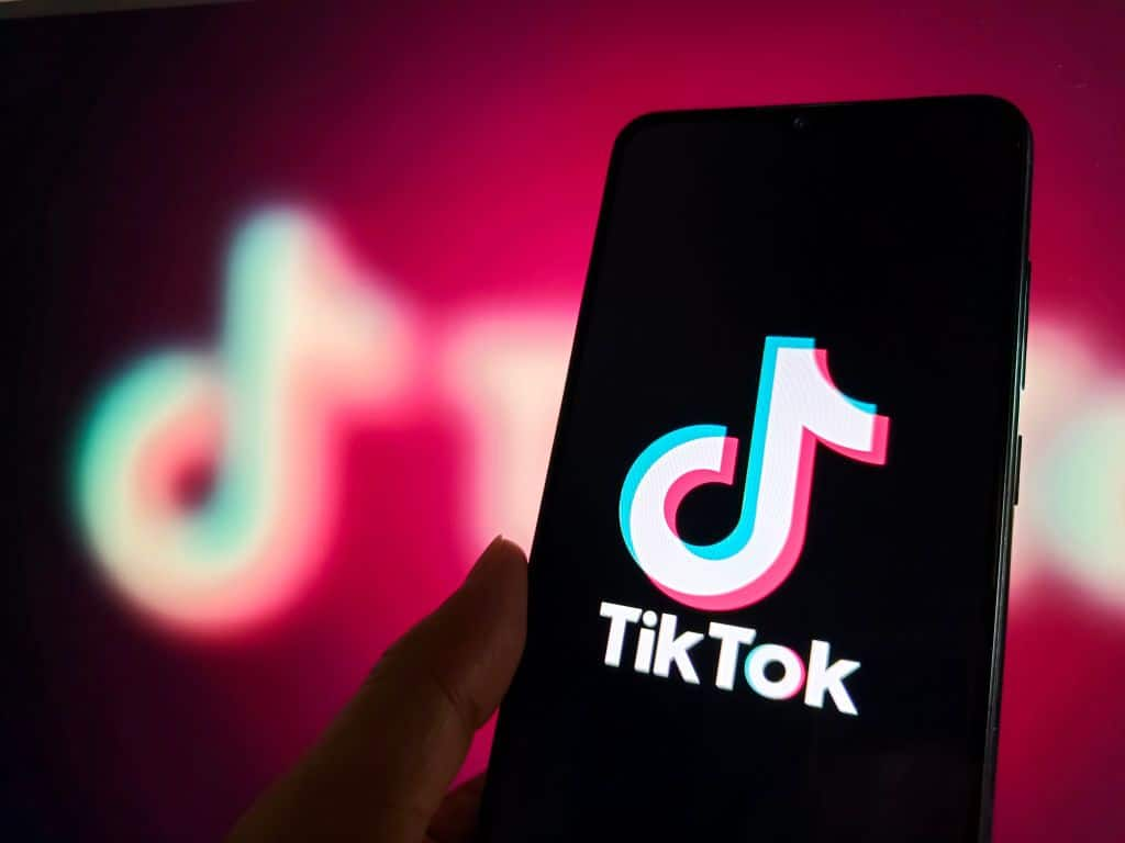 Meta, Snap Stocks Rise After TikTok Ban Upheld by US Appeals Court: Retail Sentiment Divided