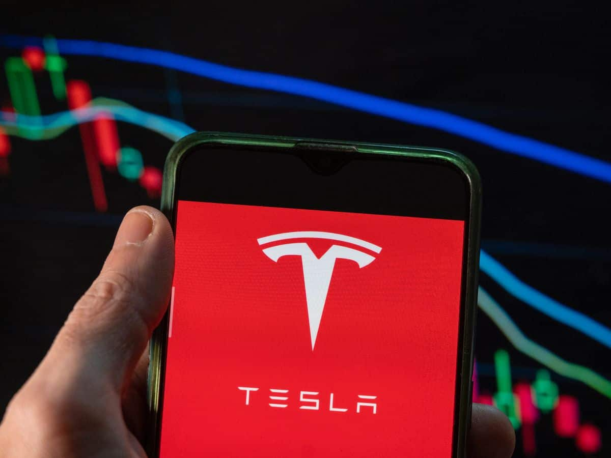 Tesla Stock Rebounds Pre-Market After Worst Day In Over 2 Months: Retail Bearishness Eases Slightly