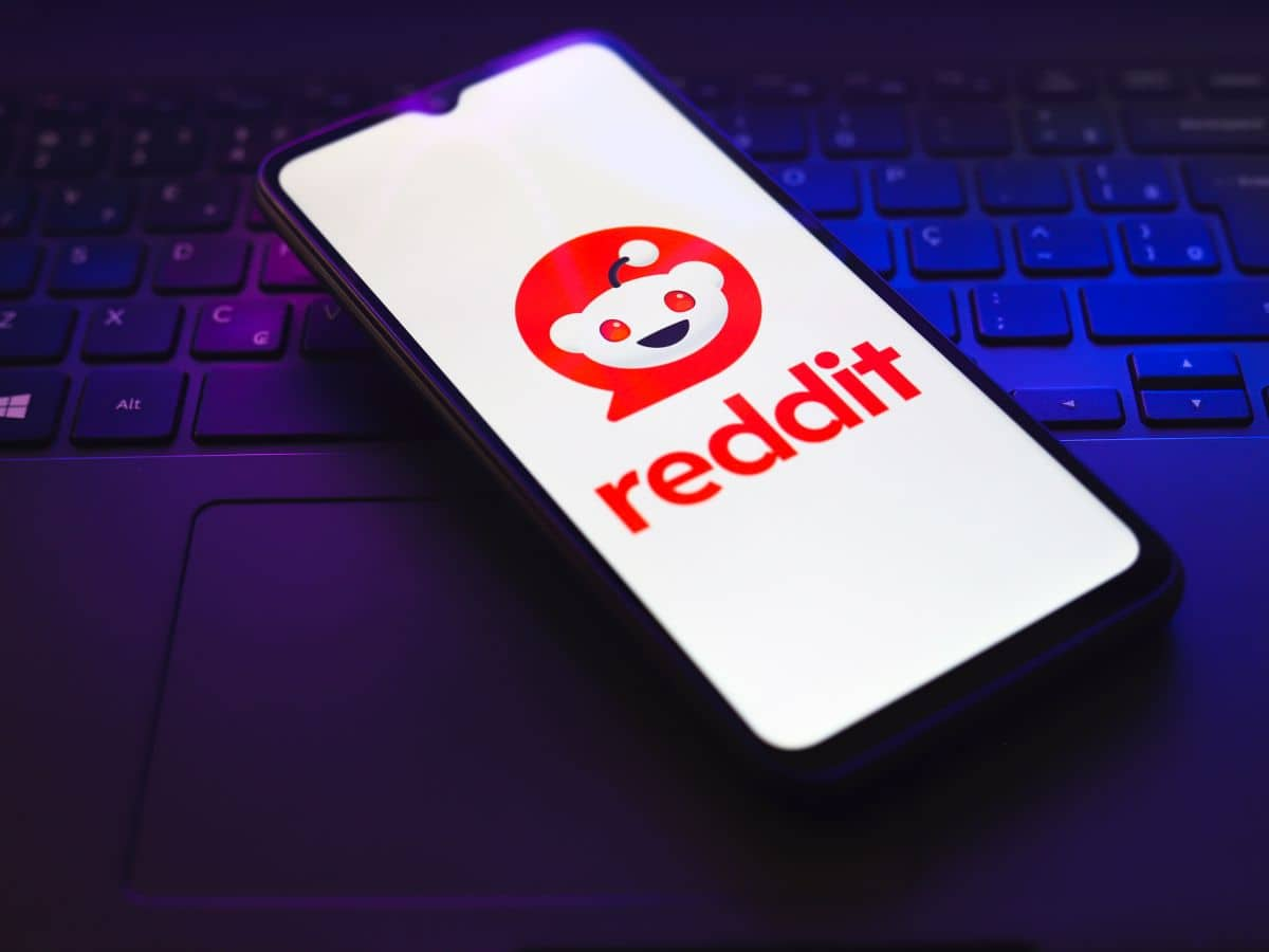 Reddit Stock Climbs To Record High On Testing AI-Powered Answers: Retail Chatter Spikes