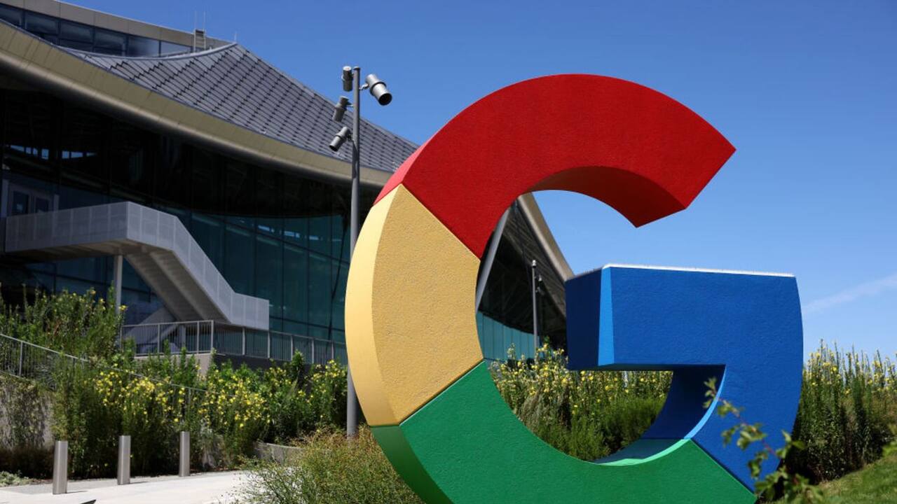 Alphabet Stock Crosses $200 For First Time Following Brisk AI Product Announcements: Retail Touts It As A Value Buy