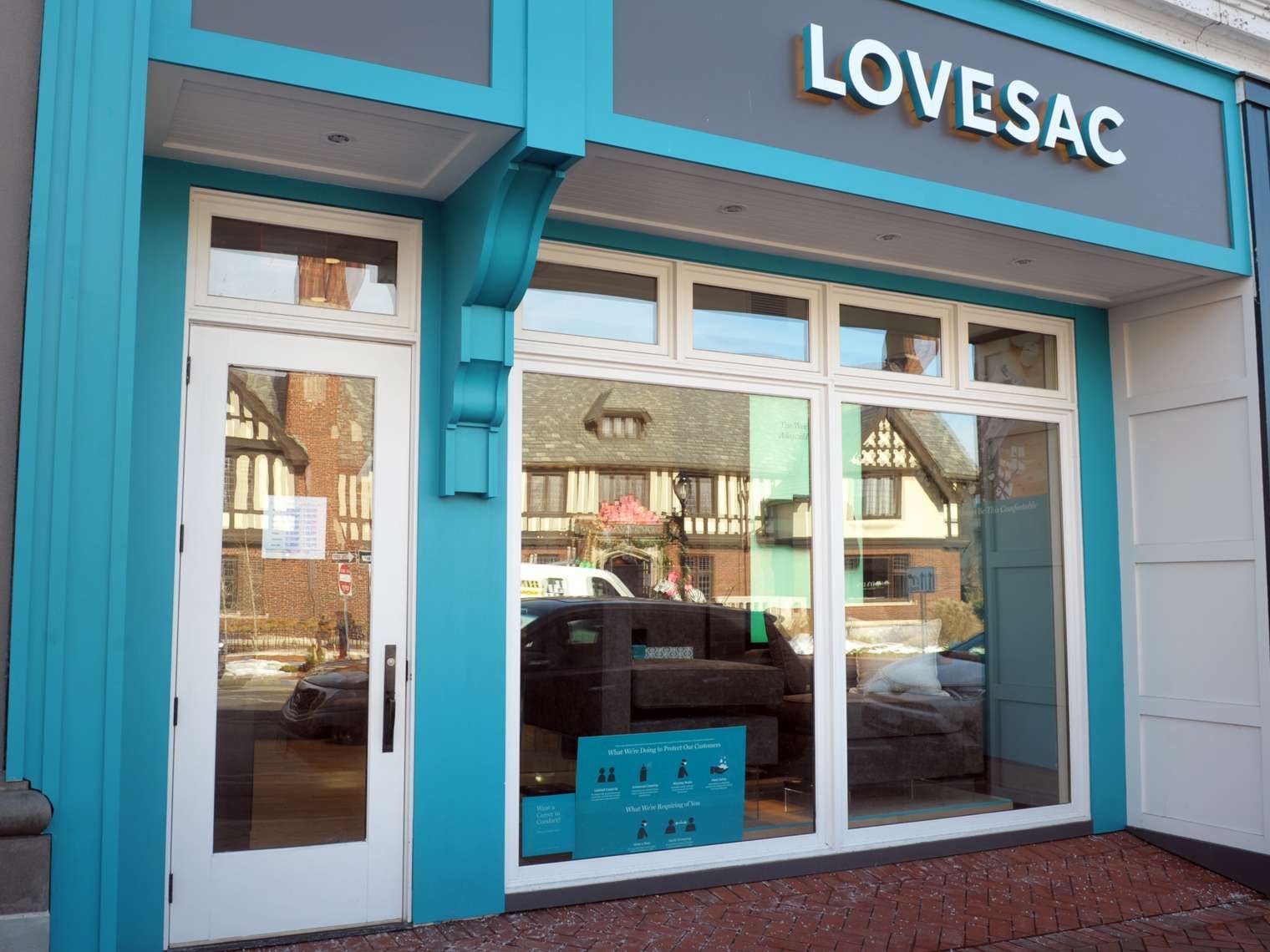 Lovesac Stock Plummets On Q3 Earnings Miss: Retail Heartbroken