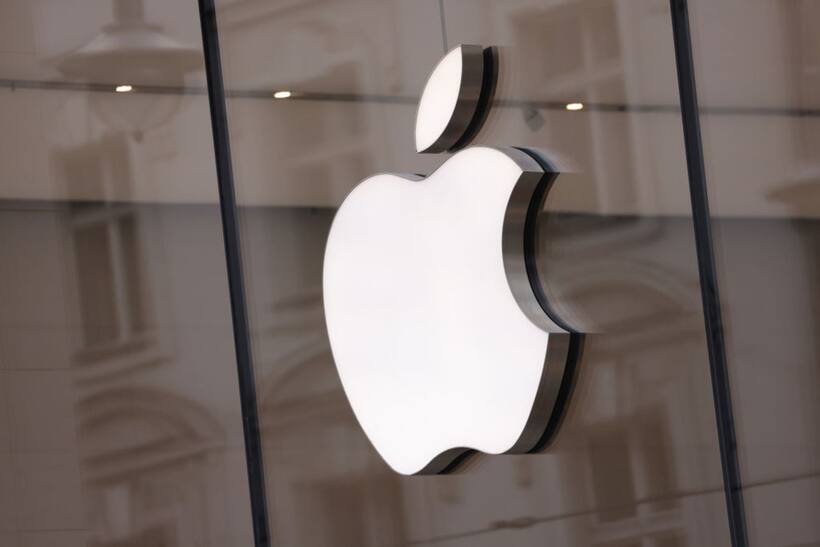 Apple Analyst Predicts 25% One-Year Return, Thanks To 'Golden Era' of AI-Driven Growth: Retail Sentiment Lags
