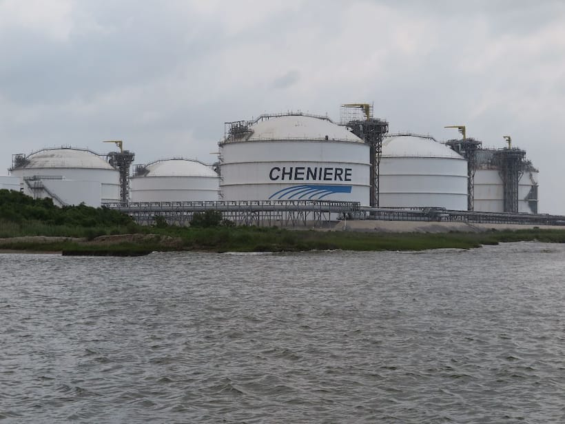 Cheniere Energy Stock In Spotlight After Announcing LNG Production From Key Project: Retail On Wait-And-Watch Mode