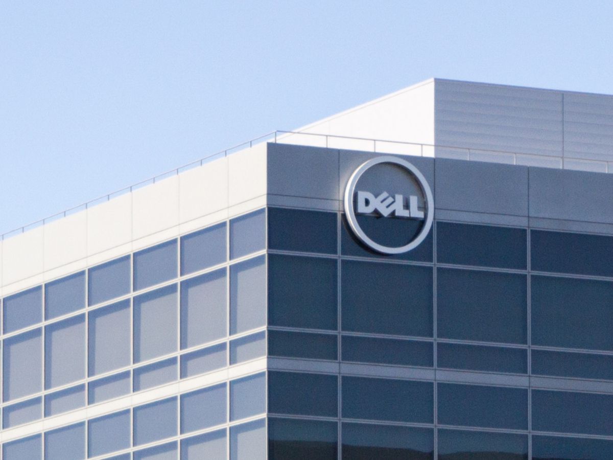 Dell Shares Fall Ahead of Q3 Earnings Yet Retail Sentiment Remains Unshaken As Message Activity Peaks