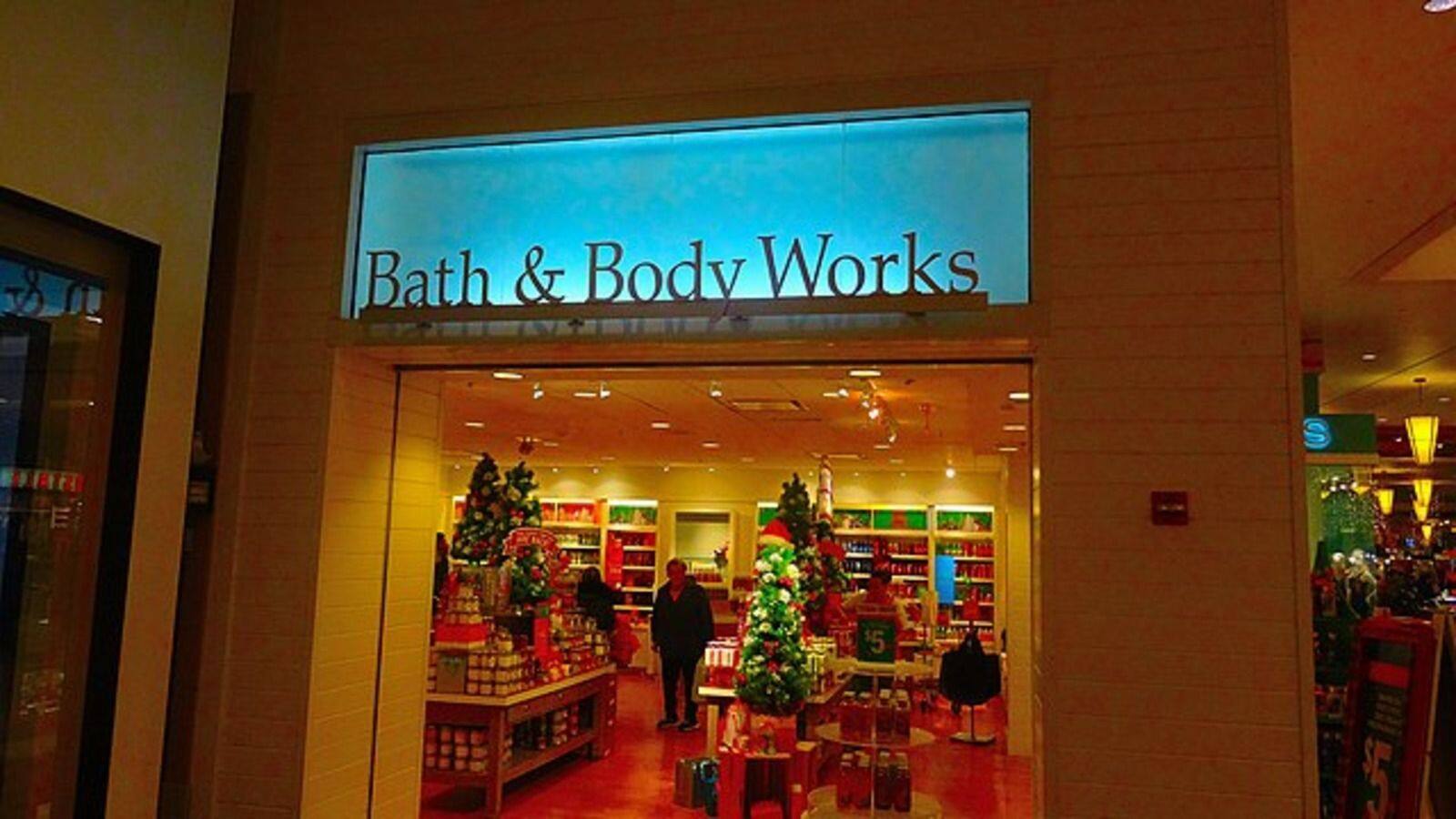 Bath & Body Works Analyst Cautious Ahead Of Q3 Print: Retail Sentiment Deflates