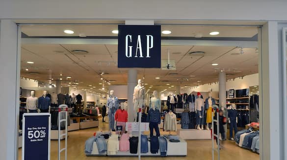 GAP Stock Rises Before Q3 Earnings, But Retail Sentiment Slides