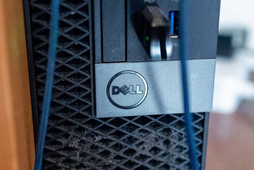 Dell Poised To Extend Gains As Analyst Names Stock Top Hardware Pick For 2025: Retail Cheers New AI PC Offerings