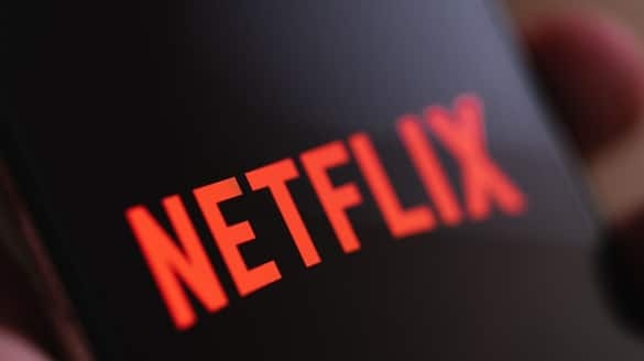 Netflix Gets Another $1000 Price Target On 'Knockout’ Live-Streaming Opportunity, But Retail Curbs Enthusiasm 