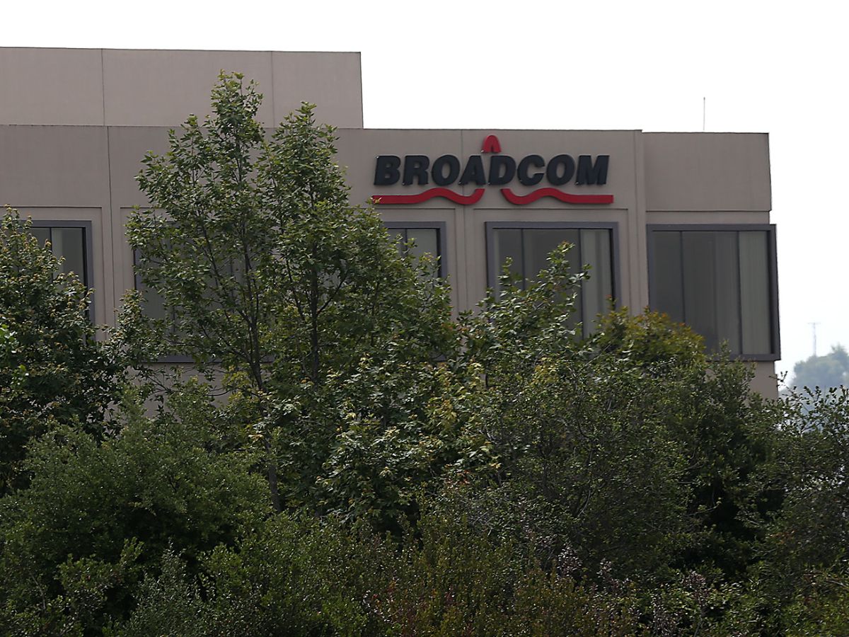 Broadcom Stock Jumps On Apple AI Chip Collaboration Reports: Retail Eyes New Highs